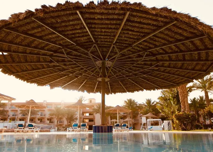 Szálloda Pyramisa Beach Resort Sahl Hasheesh 5*