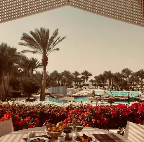 Pyramisa Beach Resort Sahl Hasheesh 5*