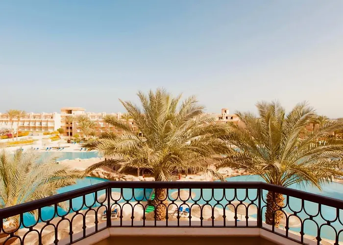 Pyramisa Beach Resort Sahl Hasheesh Szálloda